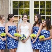 8 вариантов одежды с цветами для подружек невесты